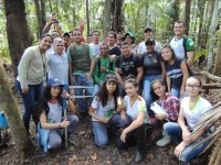 Alunos do Novo Paraíso e UERR iniciam coleta de espécies florestais em trilha ecológica