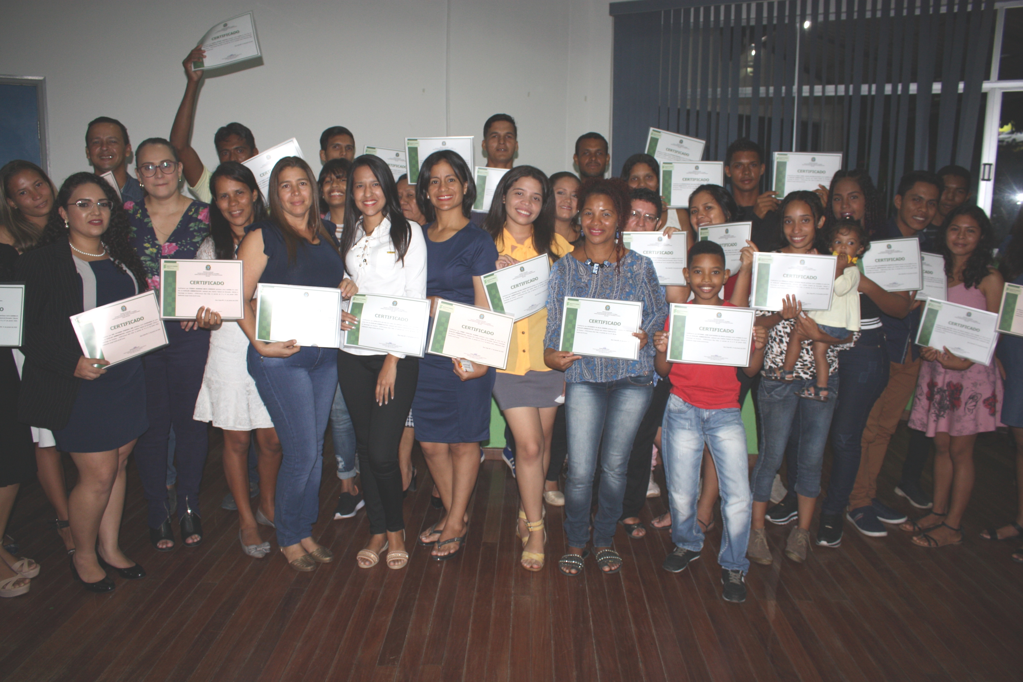 AUXILIAR ADMINISTRATIVO - Campus Boa Vista certifica 40 cursistas      