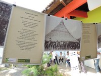 A história da cidade Boa Vista e de sua geografia peculiar, caracterizada pelo lavrado, retratada de uma forma diferente e mais artística, essa é a proposta do projeto Memórias do Lavrado, desenvolvido por 280 alunos dos primeiros anos dos cursos técnicos em Eletrônica, Secretariado, Informática, Edificações e Eletrotécnica integrados ao ensino médio, do Campus Boa Vista Centro (CBVC), e coordenado pelos professores Wemerson Antonio Soares (História), Josefa Edinalva de Azevedo Vieira (Geografia), Erika Viana de Sena (Filosofia), Hermes Barbosa de Melo Filho (Material e Métodos), Ana Maria Alves de Souza (Língua Portuguesa) e Roseli Anater (Artes).