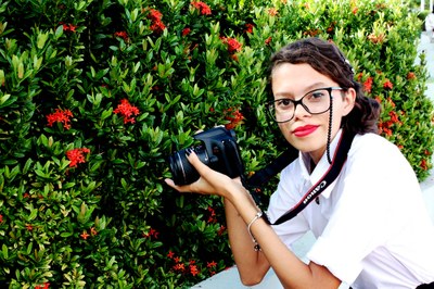 Com o trabalho como fotógrafa, Kézia custeia despesas pessoais 